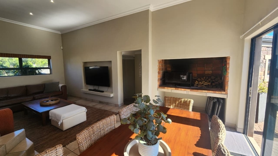 5 Bedroom Property for Sale in Vredenburg Western Cape